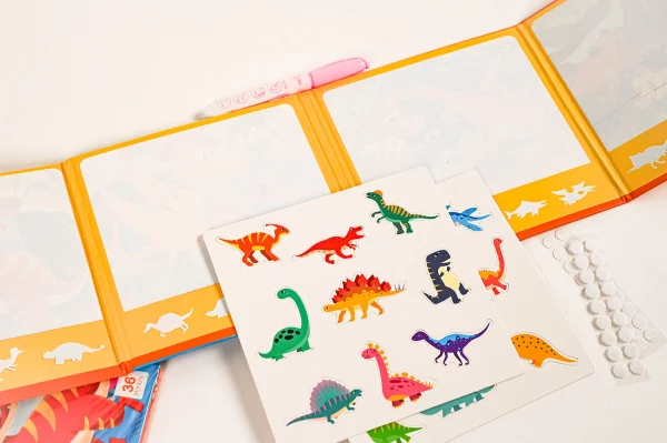 Maľovanie vodou s magnetickou knihou DINO